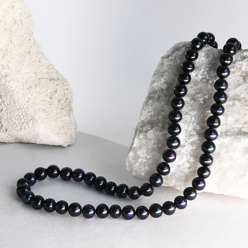Strieborný náhrdelník s čiernymi perlami Davita 115956
