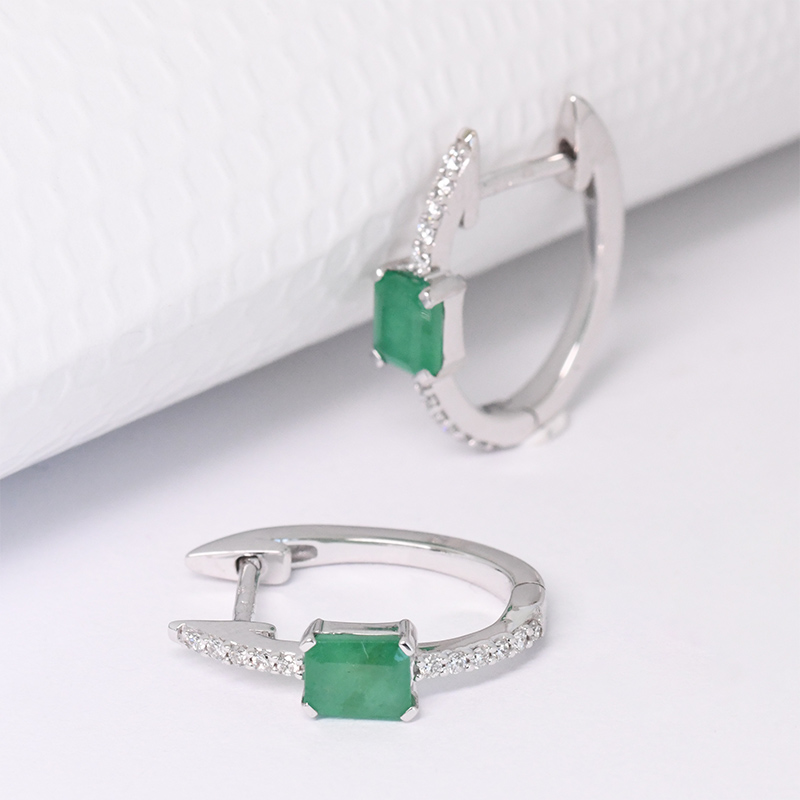 Kruhové náušnice s diamantmi a smaragdmi Naray 116476
