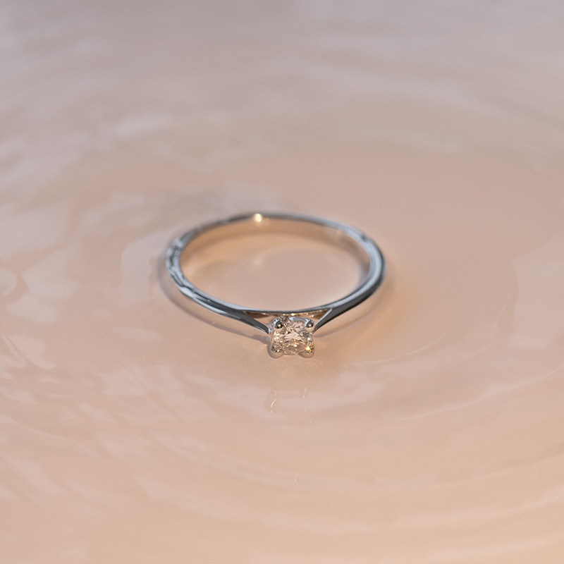 Platinový zásnubný prsteň s 0.30 GIA certifikovaným diamantom Jazmina 125416