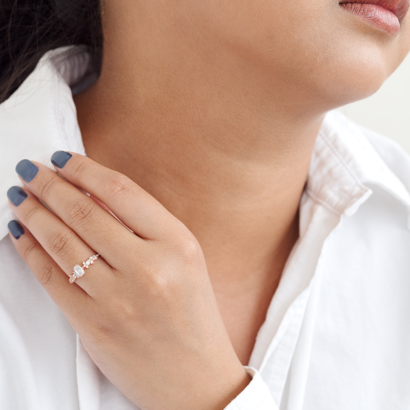Romantický zásnubný prsteň s diamantmi Tora 126226