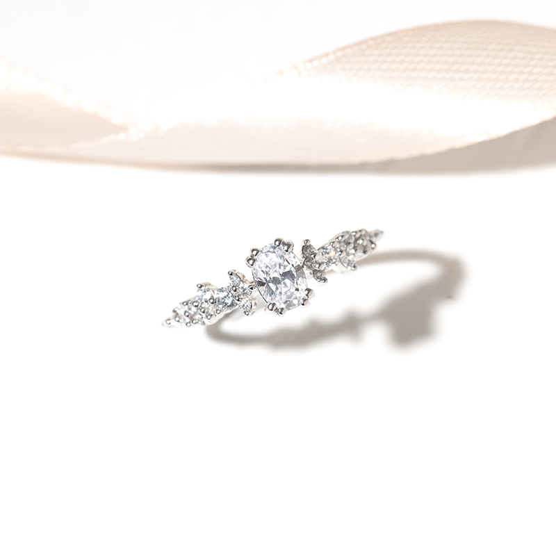 Zásnubný prsteň s oval diamantom Lane 127276