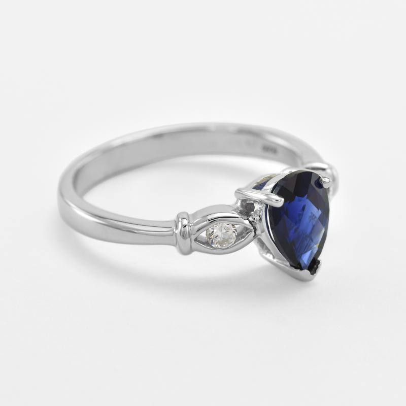 Strieborný prsteň s modrým zafírom a zirkónmi Kiada 14586