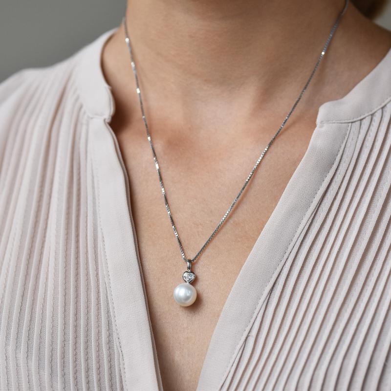 Strieborný náhrdelník s bielou perlou Nyomi 1776