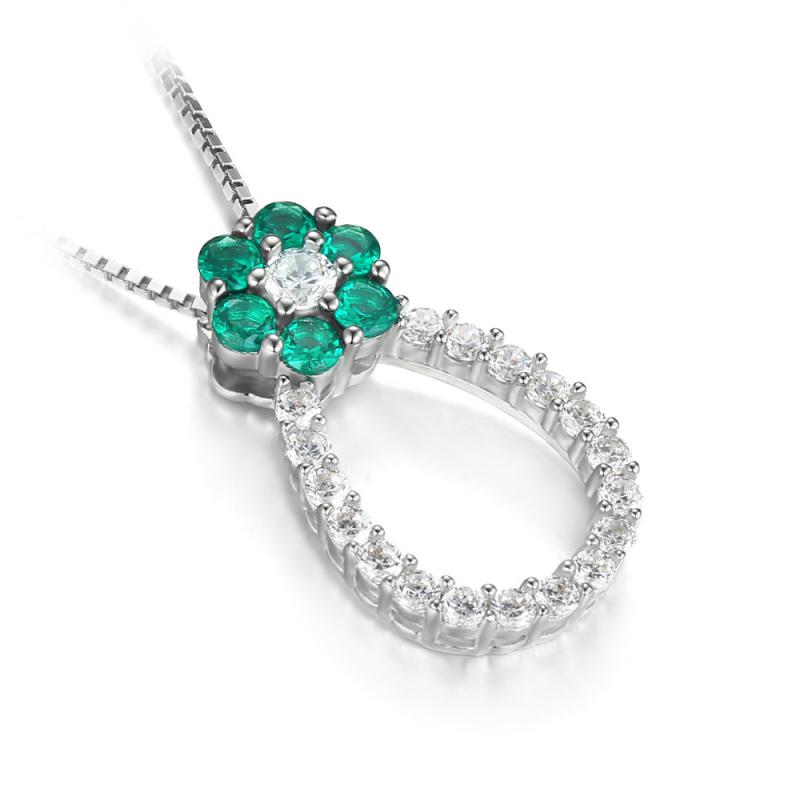 Strieborný náhrdelník so smaragdmi 20596