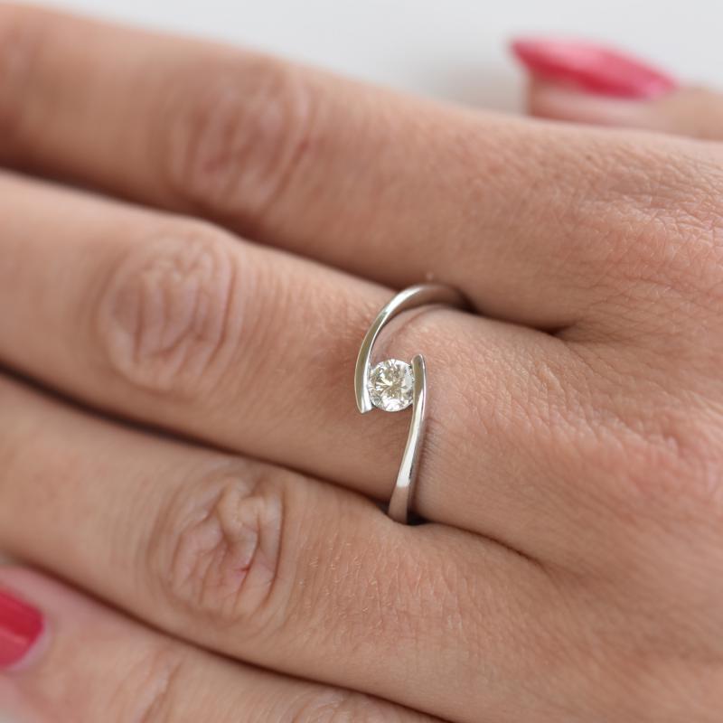 Diamantový prsteň 23526