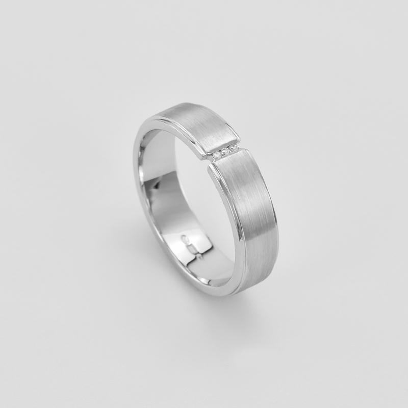 Platinový prsteň s diamantmi 43006