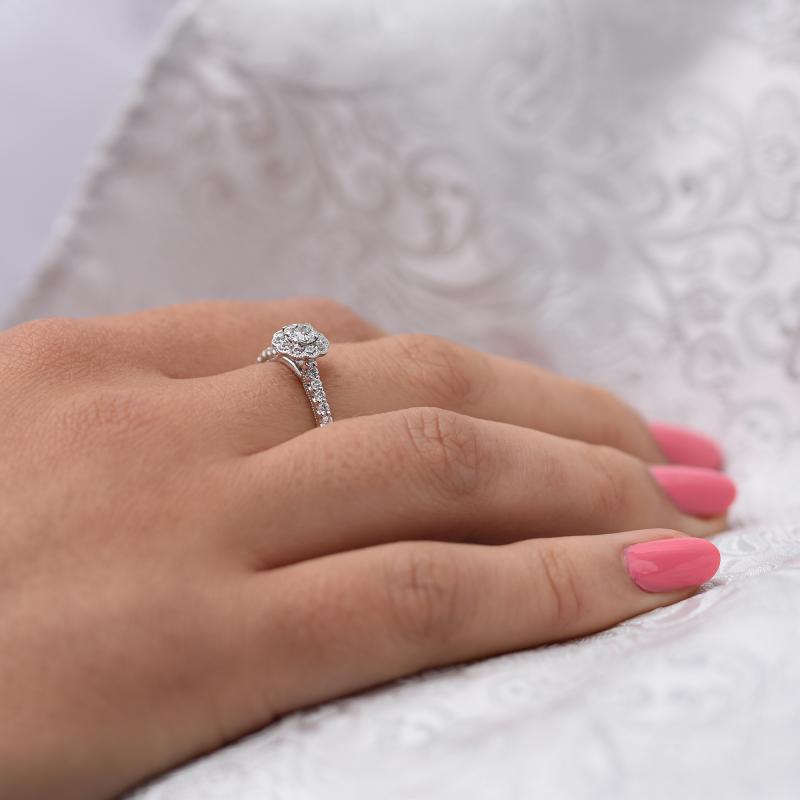 Prsteň s diamantovým kvetom 48336