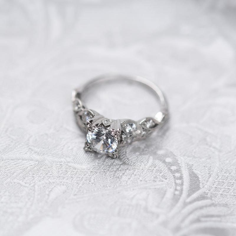 Zásnubný vintage prsteň s diamantmi 49656
