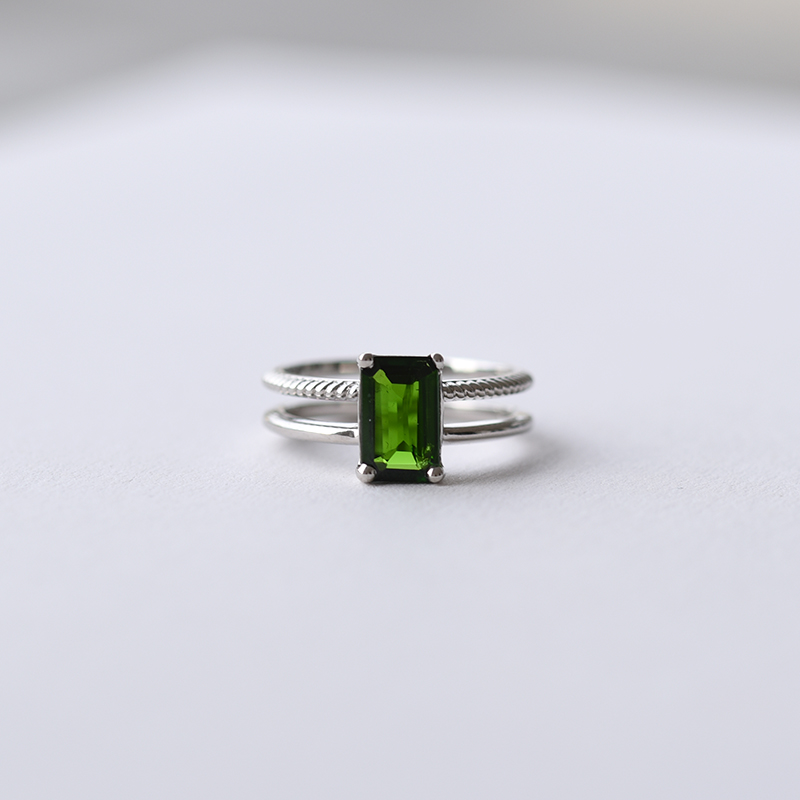 Platinový prsteň s Emerald diopsidy 58776