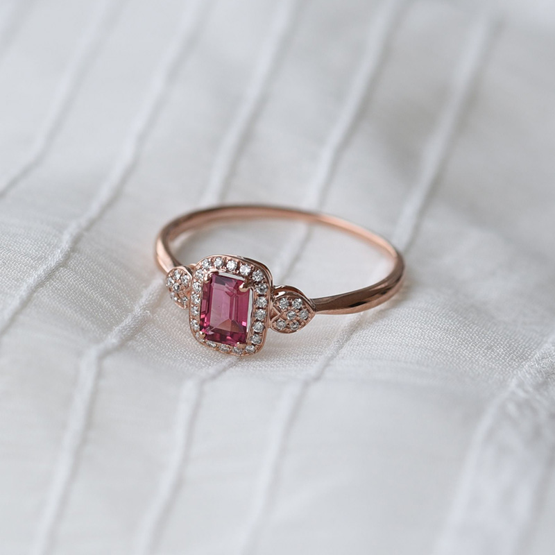 Zlatý prsteň s Emerald turmalínom a diamantmi 64036