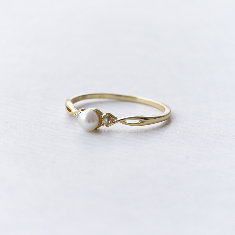Perlový prsteň s diamantmi zo žltého zlata 69496