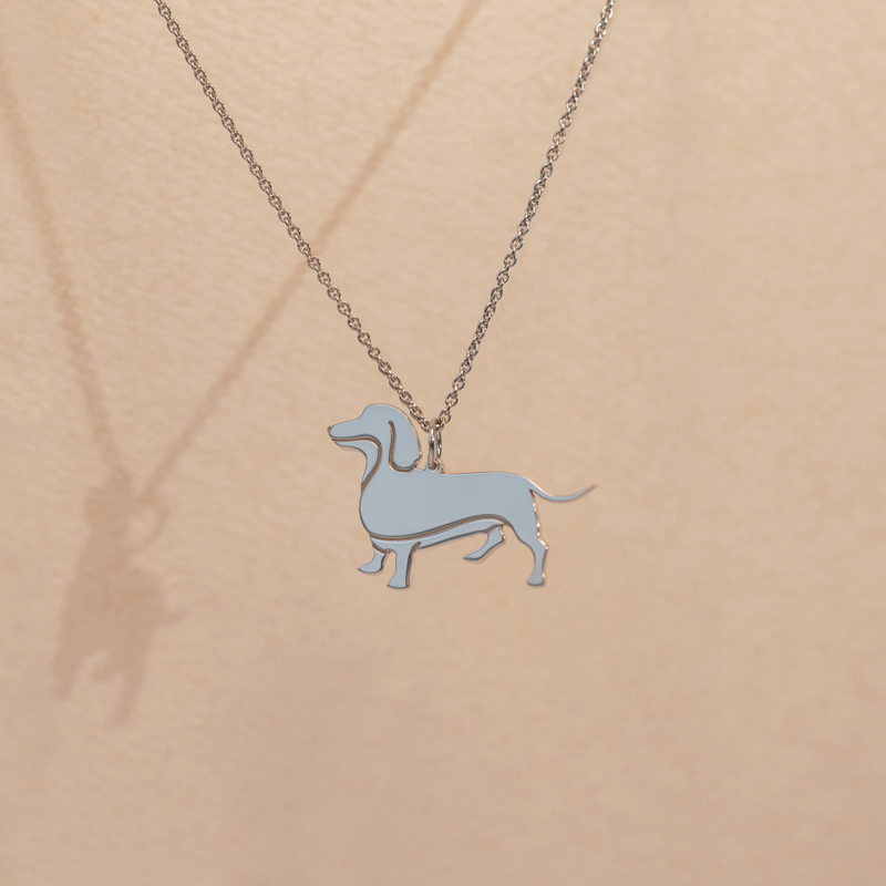 Prívesok v tvare psa s gravírom Dachshund