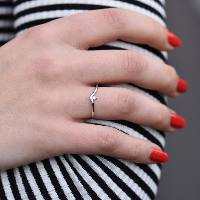Strieborný elegantný prsteň s lab-grown diamantom Timms 104527