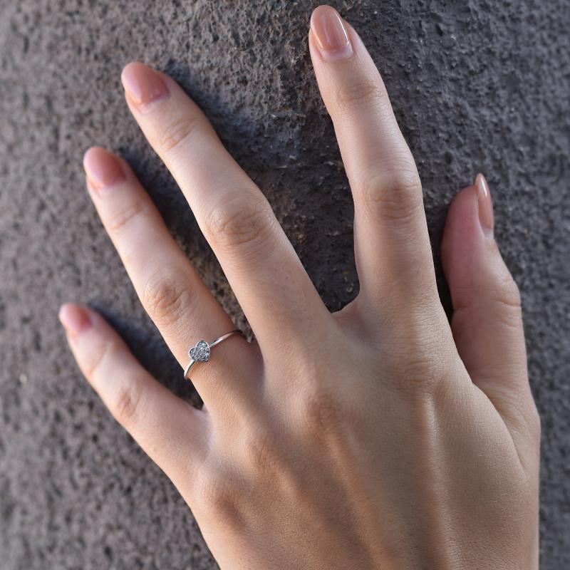 Strieborný prsteň v tvare srdca plný lab-grown diamantov Amba 104647