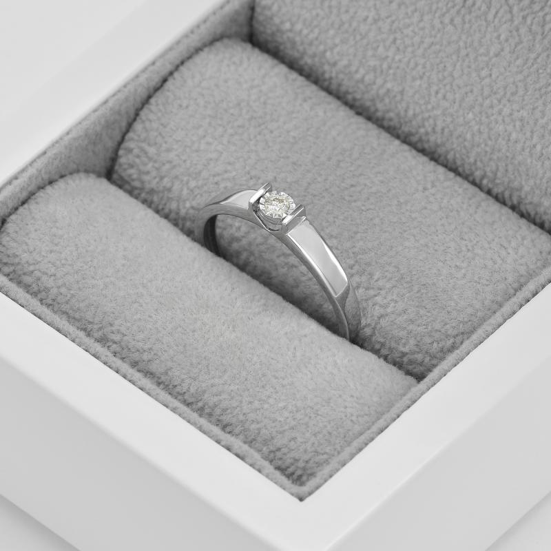 Elegantný zásnubný prsteň s moissanitom Sierra 105237