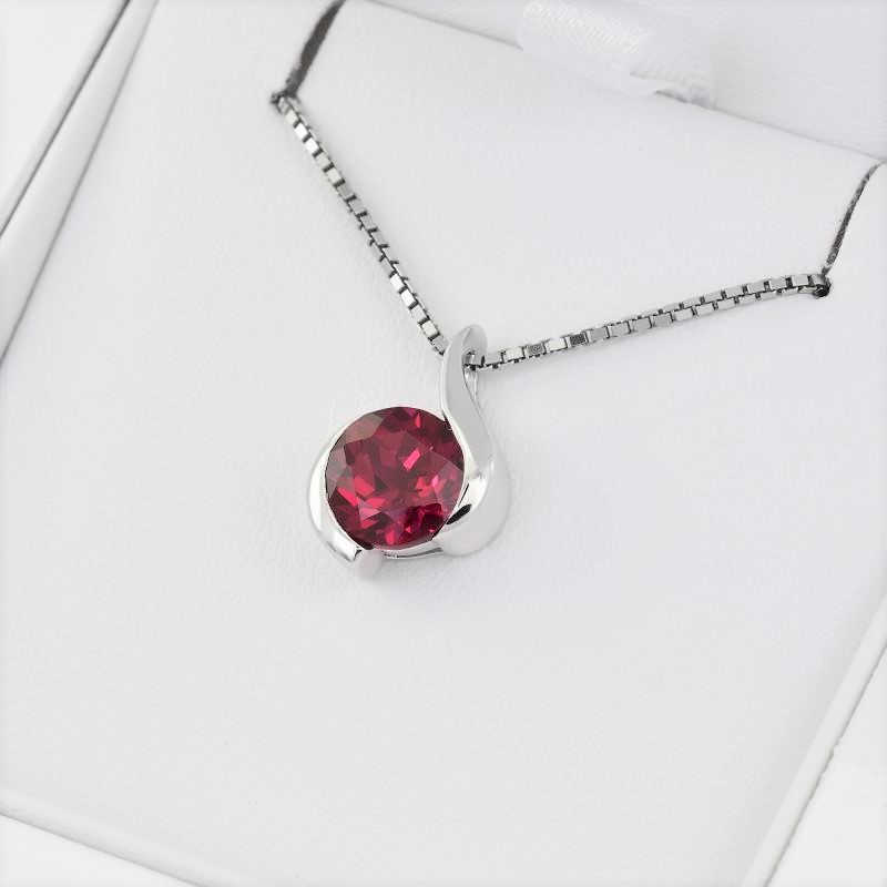 Strieborný náhrdelník s rubínom Maili 106407