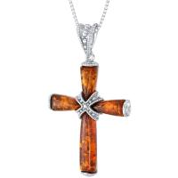 Jantárový krížik v striebornom prívesku Croix