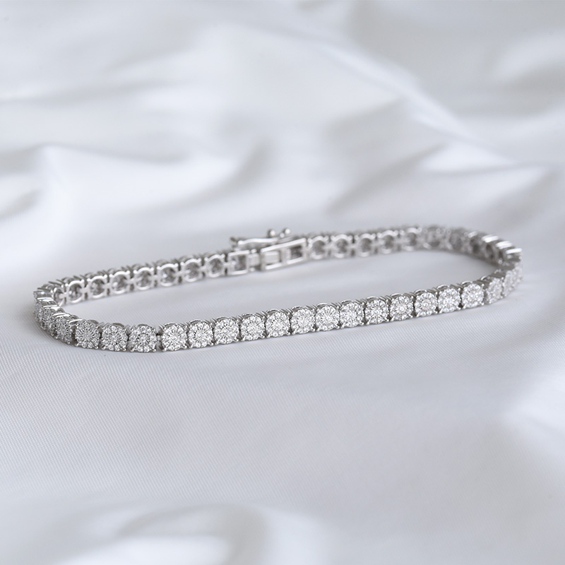Elegantný strieborný náramok s diamantmi Brax 107977
