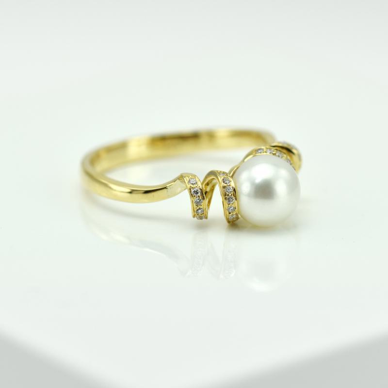 Zlatý prsteň s perlou 10857