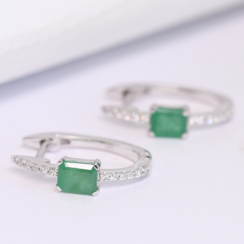 Kruhové náušnice s diamantmi a smaragdmi Naray 116477