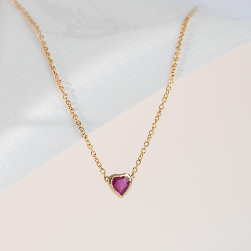 Minimalistický náhrdelník s rubínom Nancie 124557