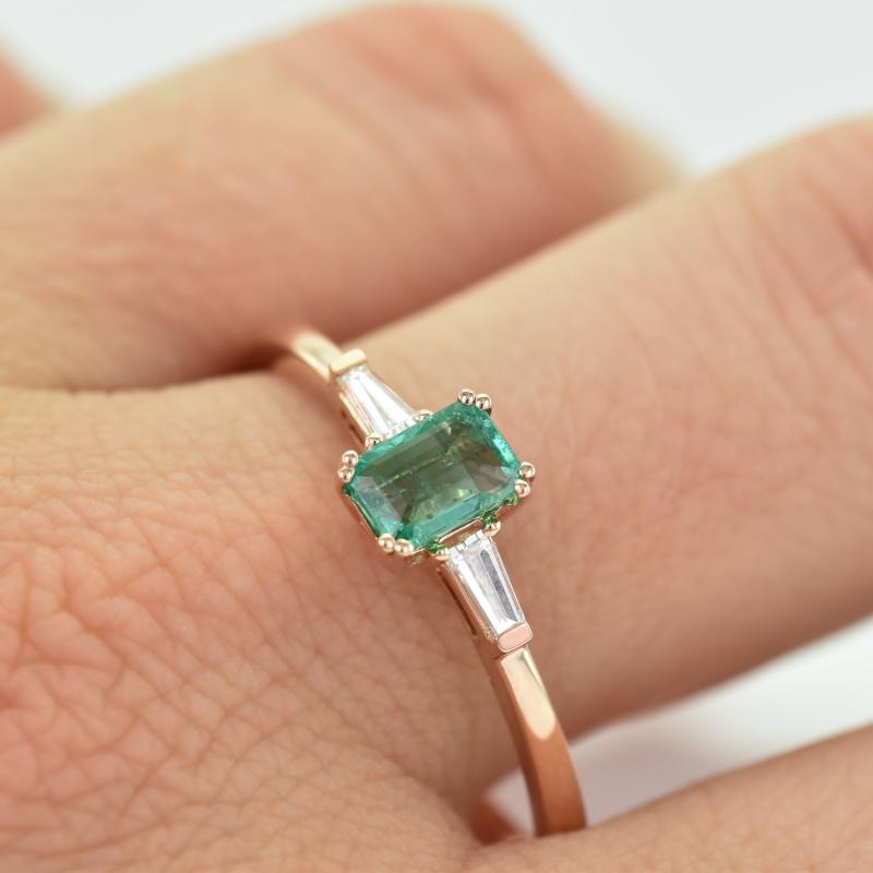 Smaragdový zásnubný prsteň 12817