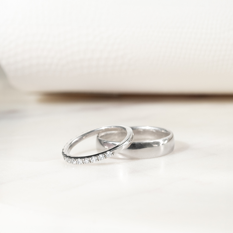 Svadobné obrúčky s eternity prsteňom a komfortným pánskym prsteňom Aidyan 136297