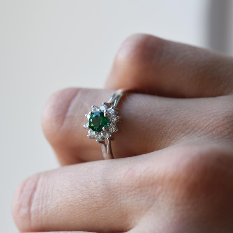 Strieborný smaragdový prsteň 13817
