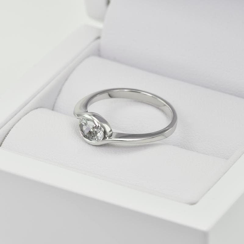 Zásnubný prsteň s oválnym diamantom 20917