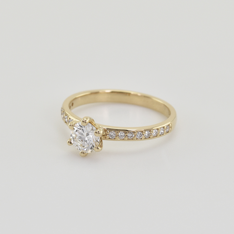 Zásnubní prsteň s diamantmi 66017