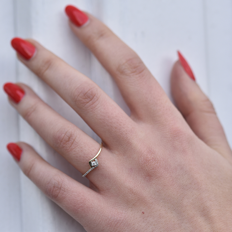 Strieborný romantický prsteň s lab-grown diamantmi Huber 104558