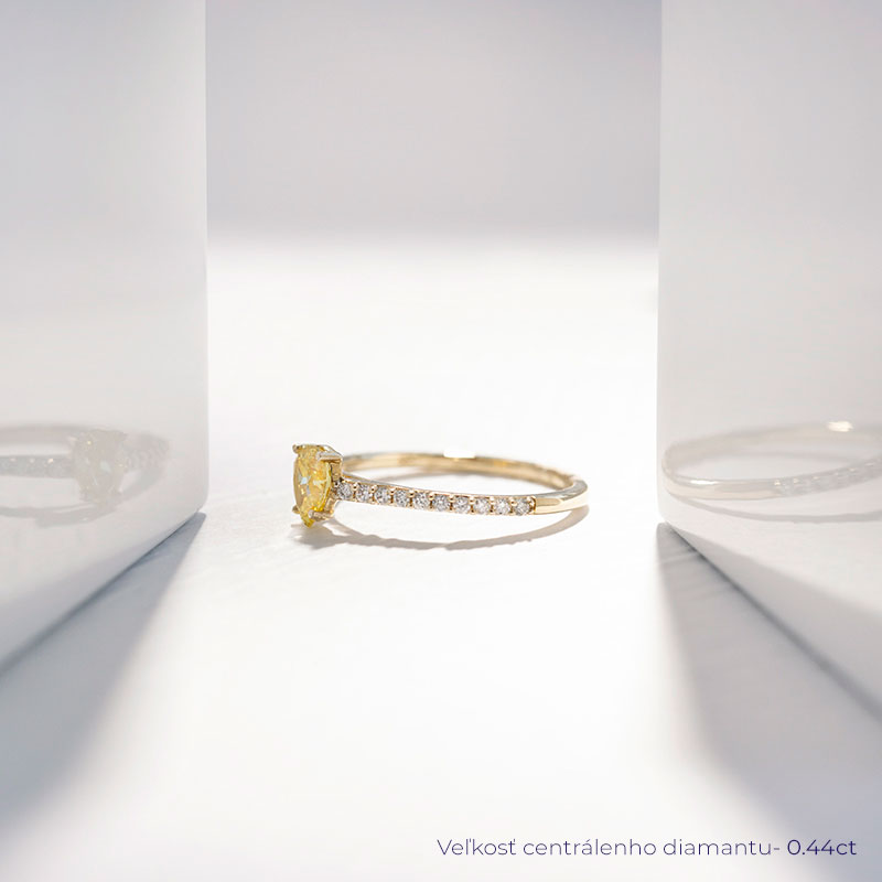 Zásnubný prsteň s certifikovaným fancy yellow lab-grown diamantom Aicha 114158
