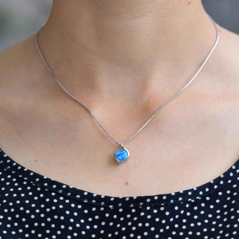 Strieborný náhrdelník s modrým opálom 11638