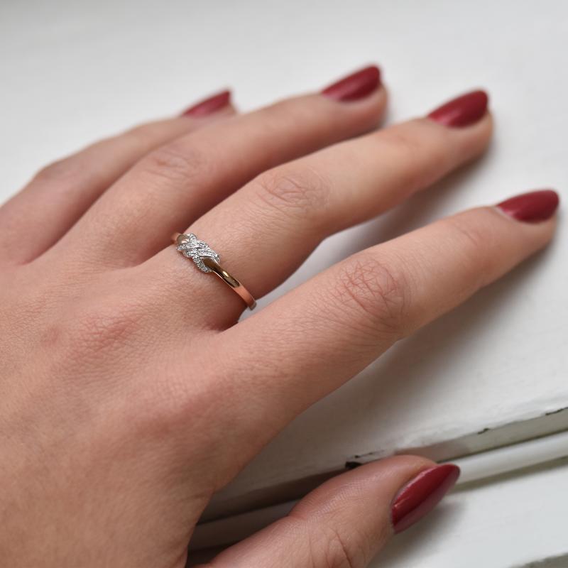 Zlatý romantický prsteň s diamantmi Swien 40318