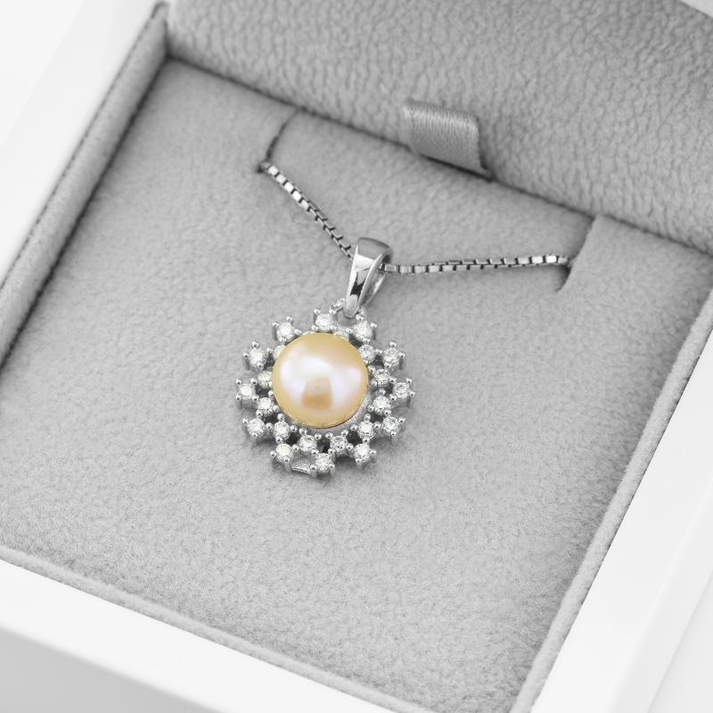 Romantický strieborný náhrdelník s broskyňovou perlou a zirkónmi Sethe 49028
