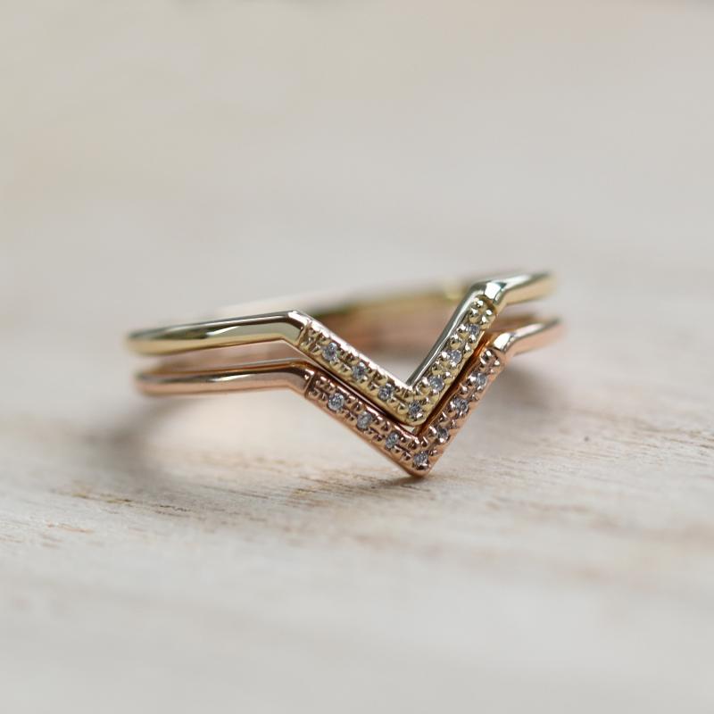 Zlatý vykrojený prsteň s diamantmi 49918