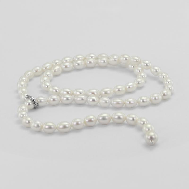Strieborný náhrdelník s bielymi perlami 50908