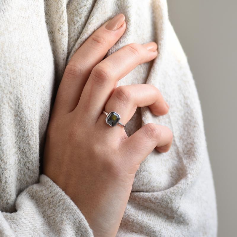 Zlatý prsteň s emerald salt´n´pepper diamantem 51018