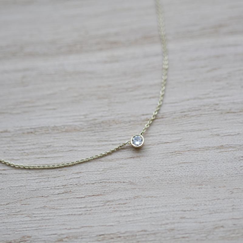 Zlatý minimalistický náhrdelník s moissanitom Yorick 99778