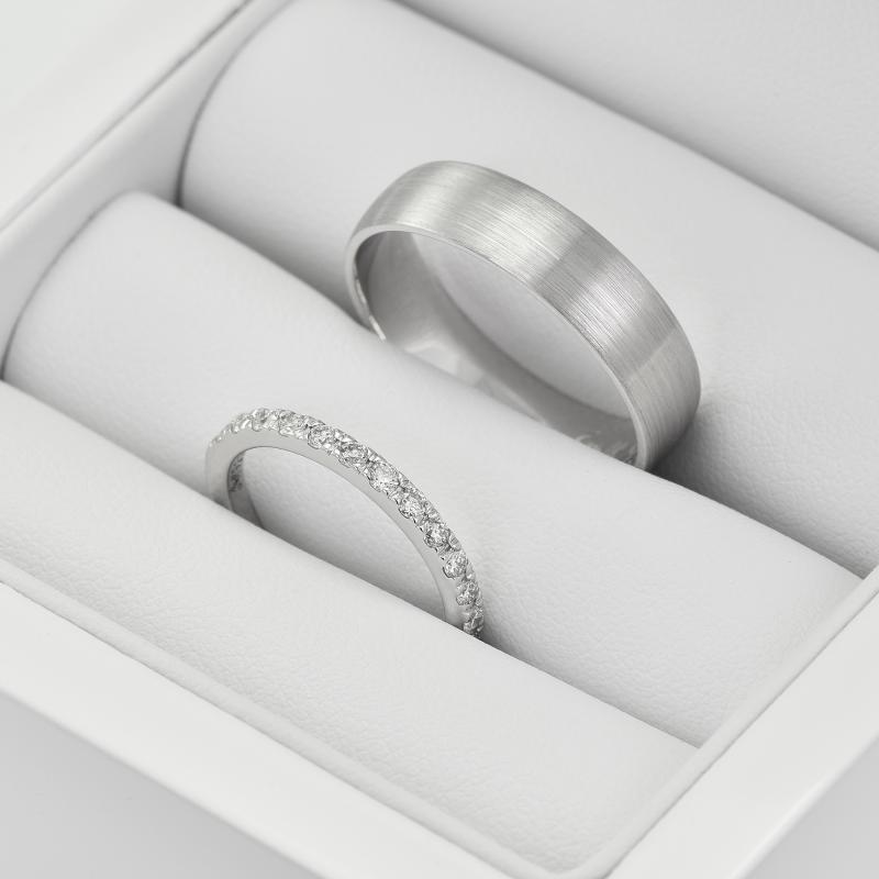 Eternity prsteň s moissanitmi a pánsky komfortný svadobný prsteň Arooj 105419