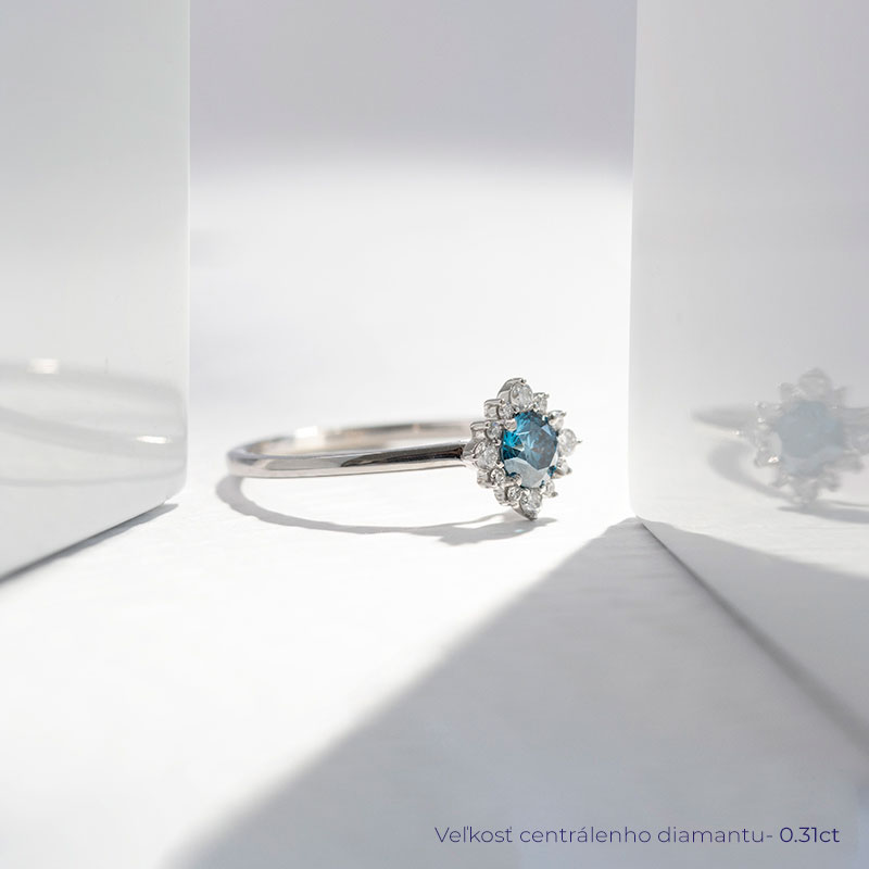 Zásnubný prsteň s certifikovaným fancy blue lab-grown diamantom Kascha 114149