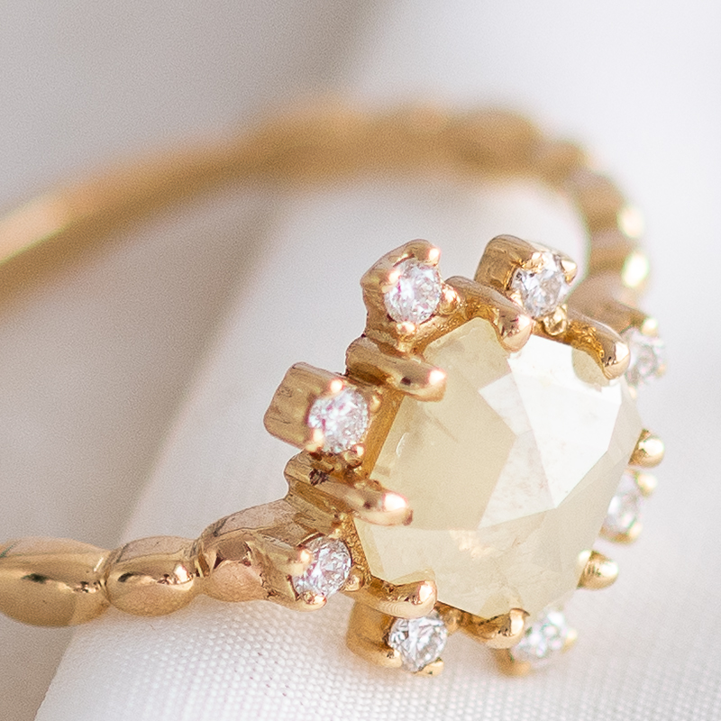 Zlatý prsteň so žltým salt and pepper diamantom Edna 120009