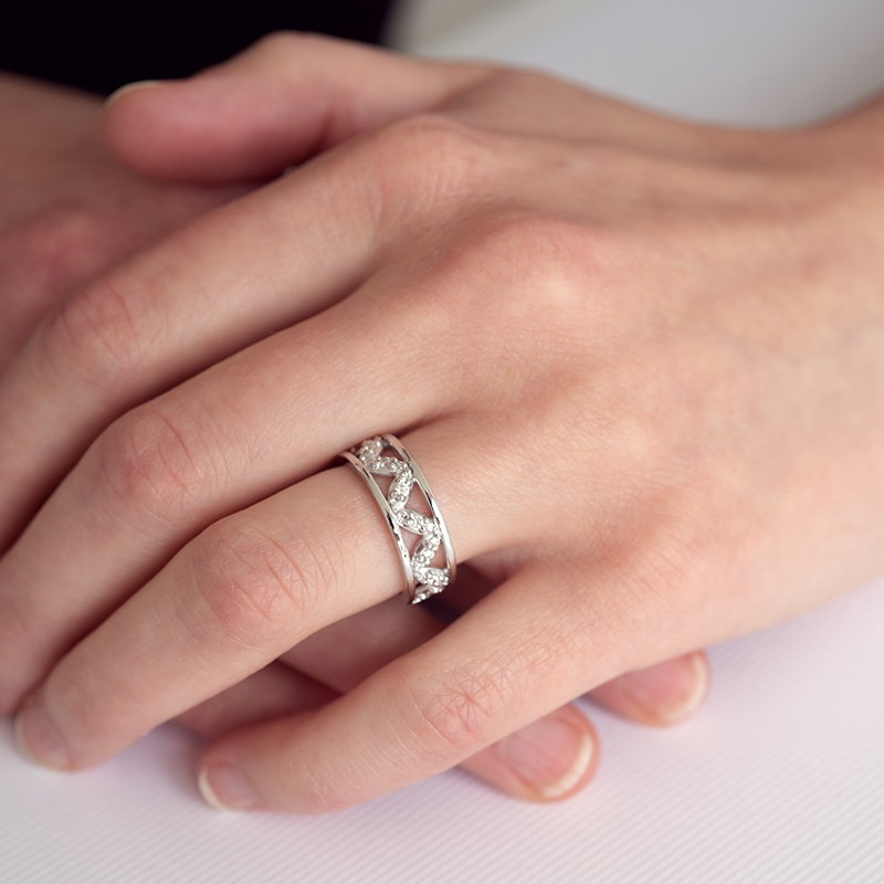 Atypický eternity prsteň s lab-grown diamantmi Corbett 125209