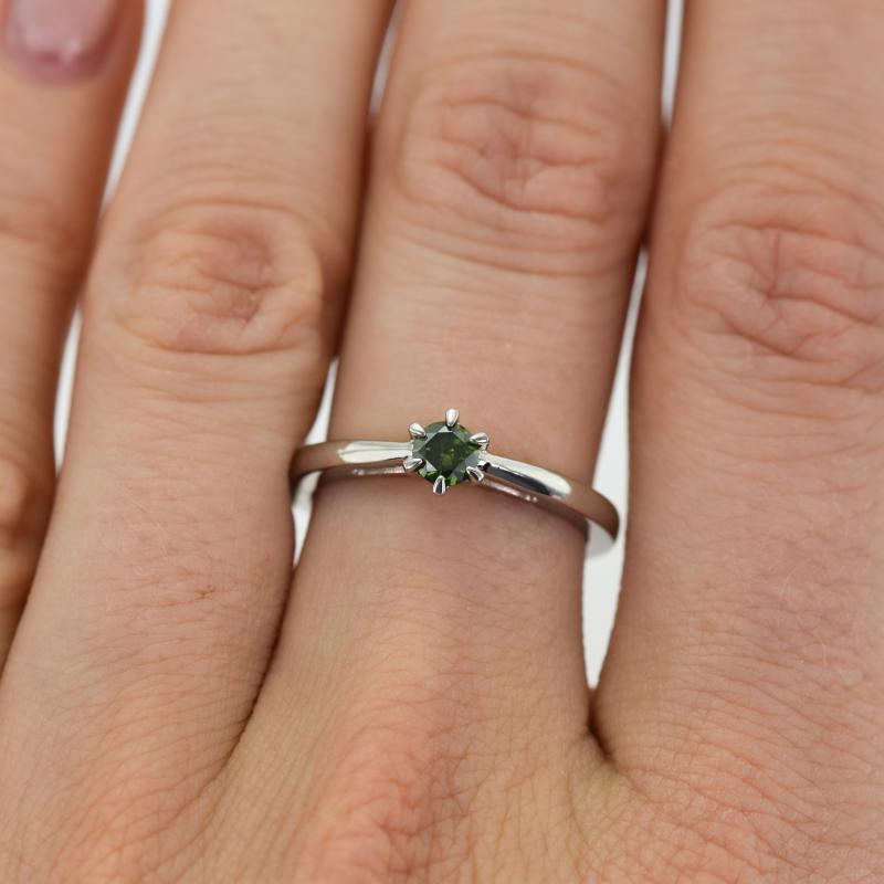 Zásnubný prsteň so zeleným diamantom 15189