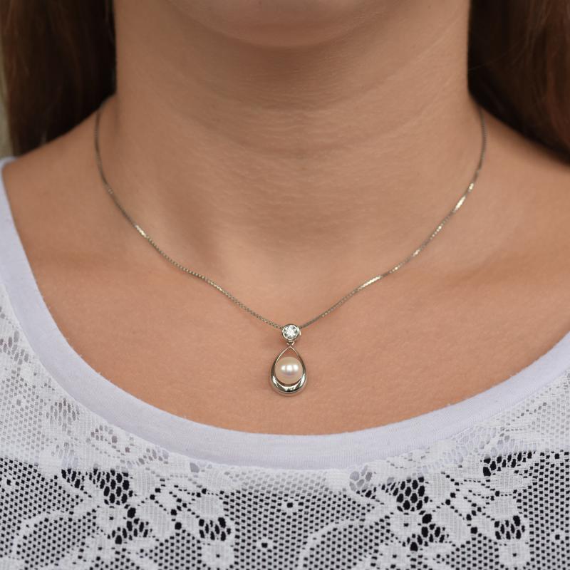 Strieborný perlový náhrdelník 17629
