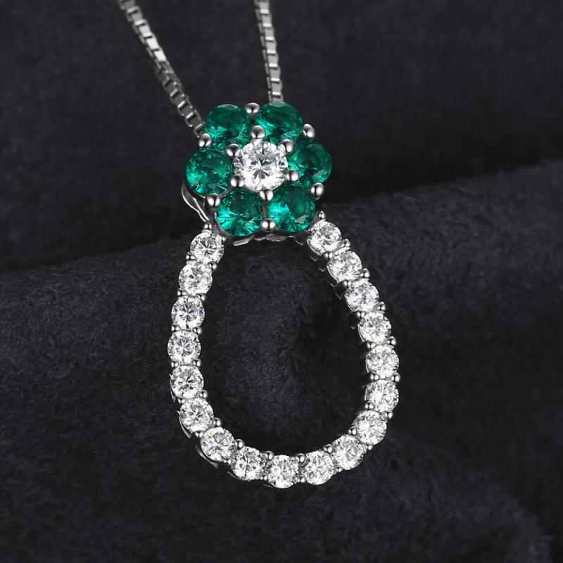 Strieborný smaragdový náhrdelník 20599