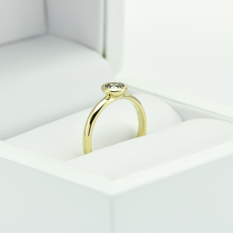 Zlatý prsteň 22019
