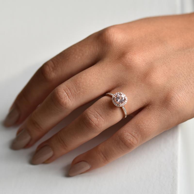 Zásnubný prsteň s morganitom a diamantmi 2649