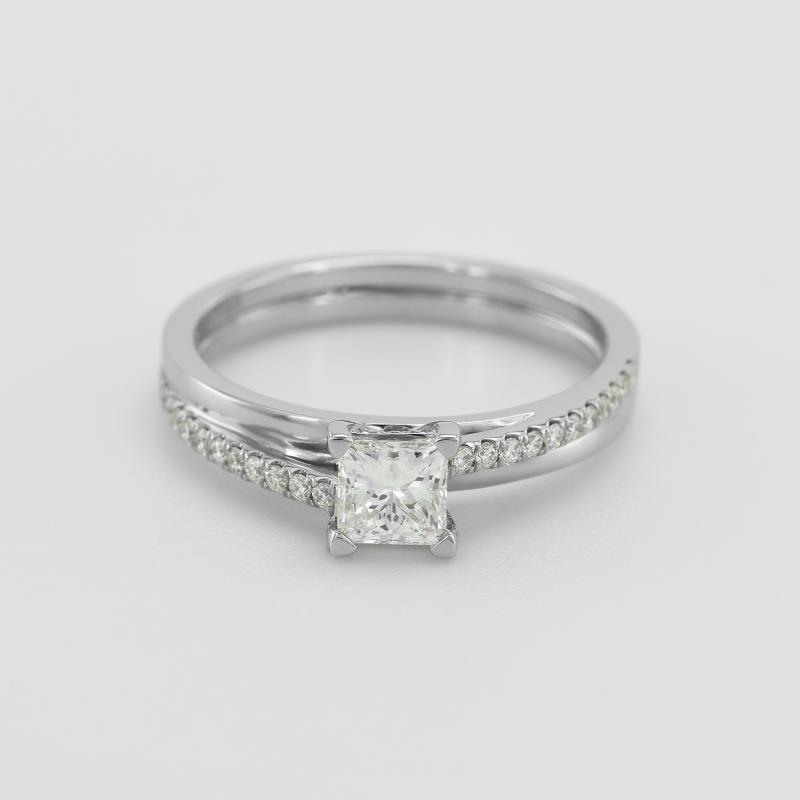 Platinový zásnubný prsteň s diamantom 45479