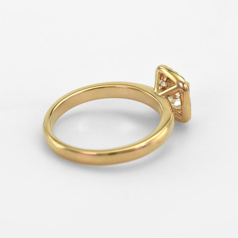 Zásnubný zlatý prsteň s bielymi diamantmi 46059